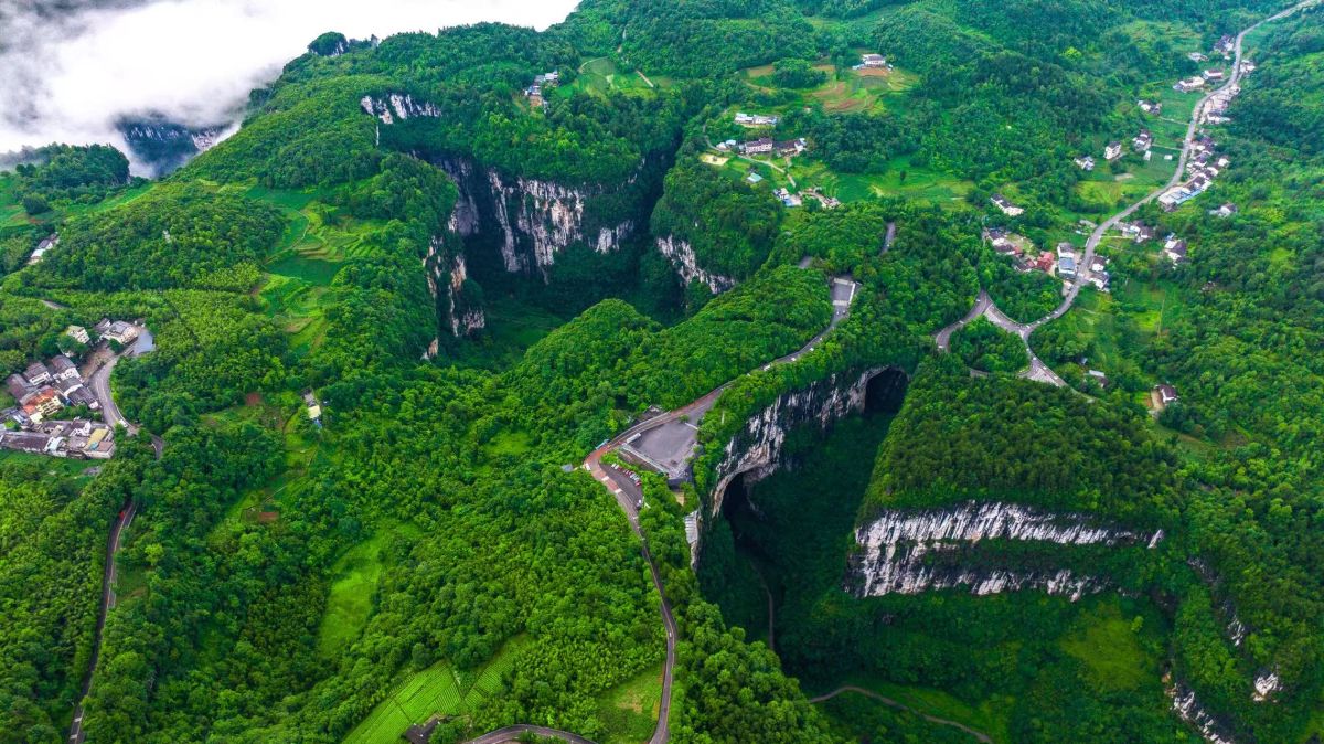 Chongqing & Wulong Karst 2-Day Discovery Tour