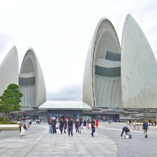 Guangzhou & HK-Macau Bay & Beyond: Coastal Charms 15-Day China Tour II