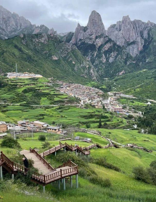 Guizhou & Beyond: Tea Horse Road 15-Day China Tour II