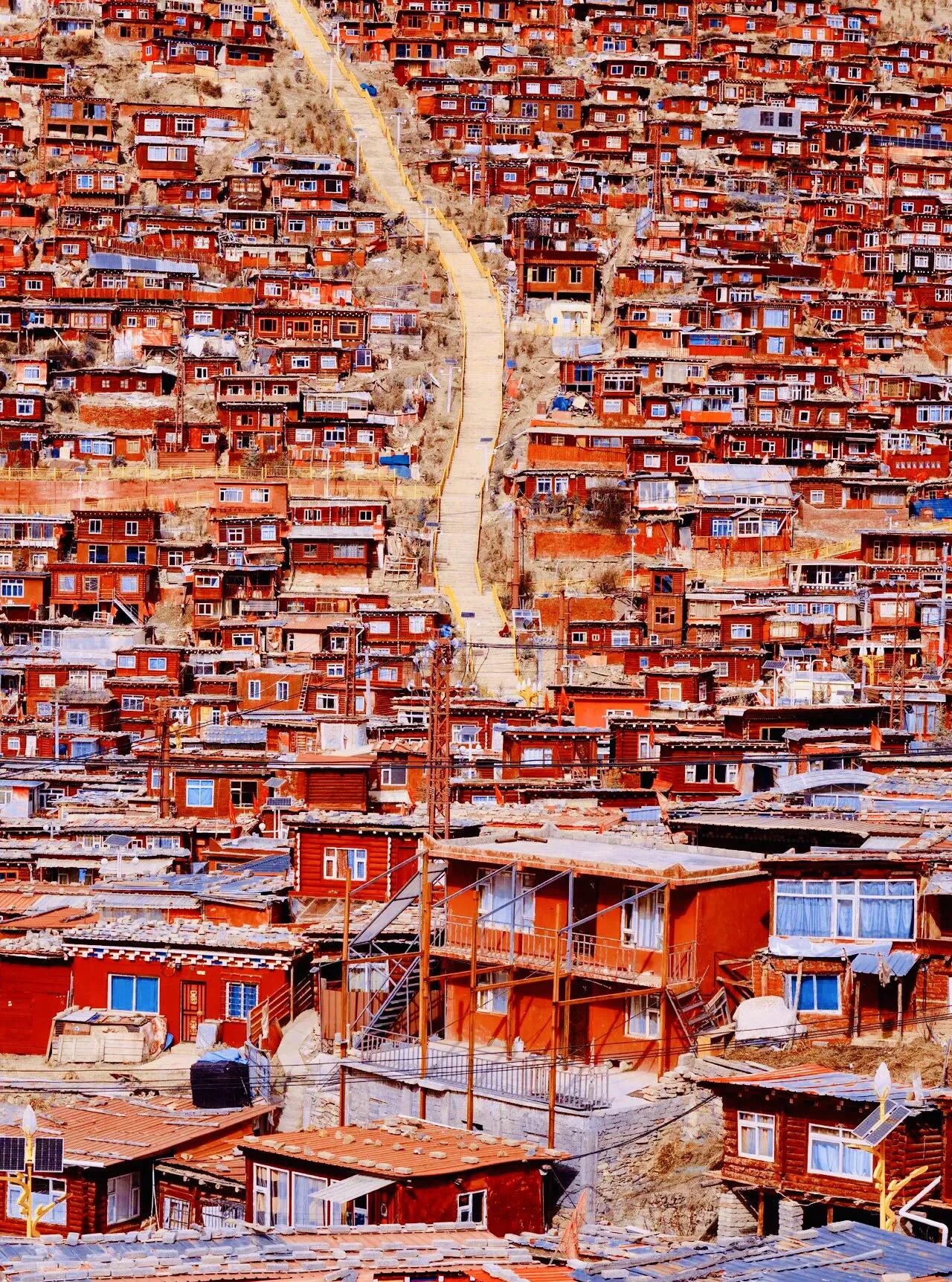 Yangtze Delta Depth & Beyond: Garden & Water Towns 15-Day China Tour