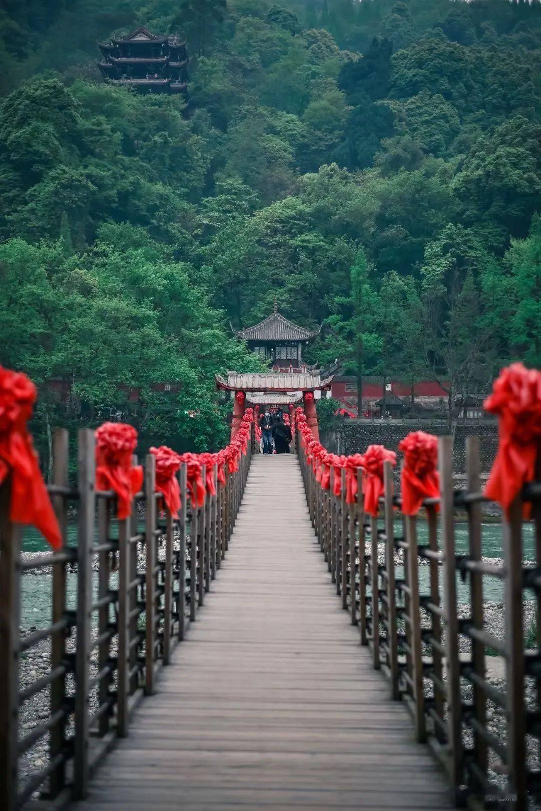 Suzhou & Beyond: Garden & Water Towns 15-Day China Tour