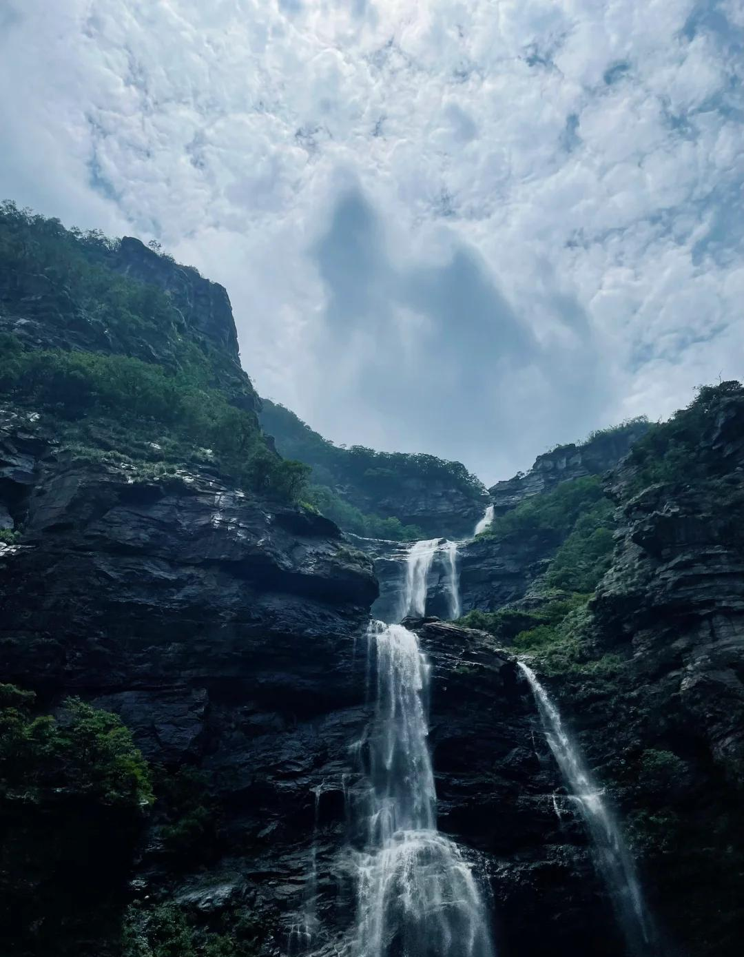 Luoyang & Henan & Beyond: Imperial Heritage 13-Day China Tour III