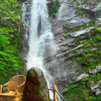 Shanghai & Beyond: Classic Golden Triangle 13-Day China Tour IV