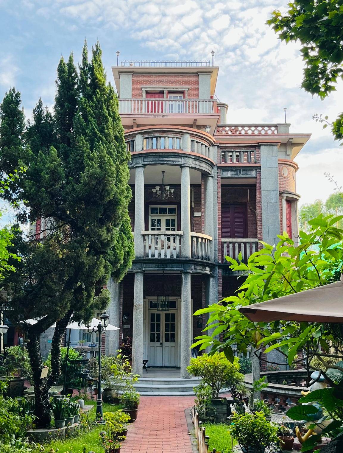Xiamen & Fujian Coast & Beyond: Island & Rainforest 7-Day China Tour