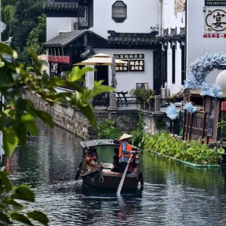 Suzhou & Beyond: Garden & Water Towns 7-Day China Tour