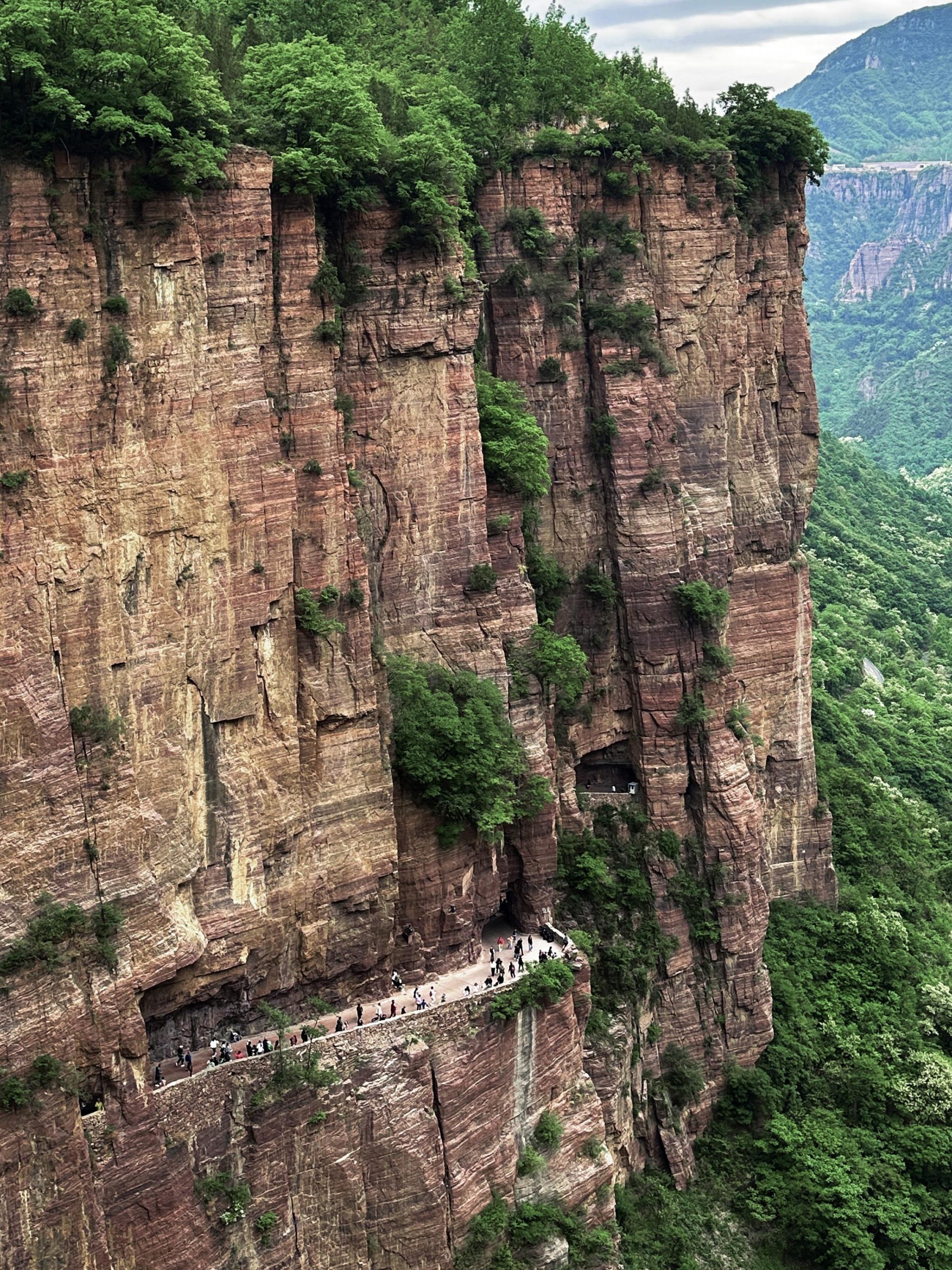 Zhangjiajie & Beyond: Avatar & Phoenix Lands 9-Day China Tour