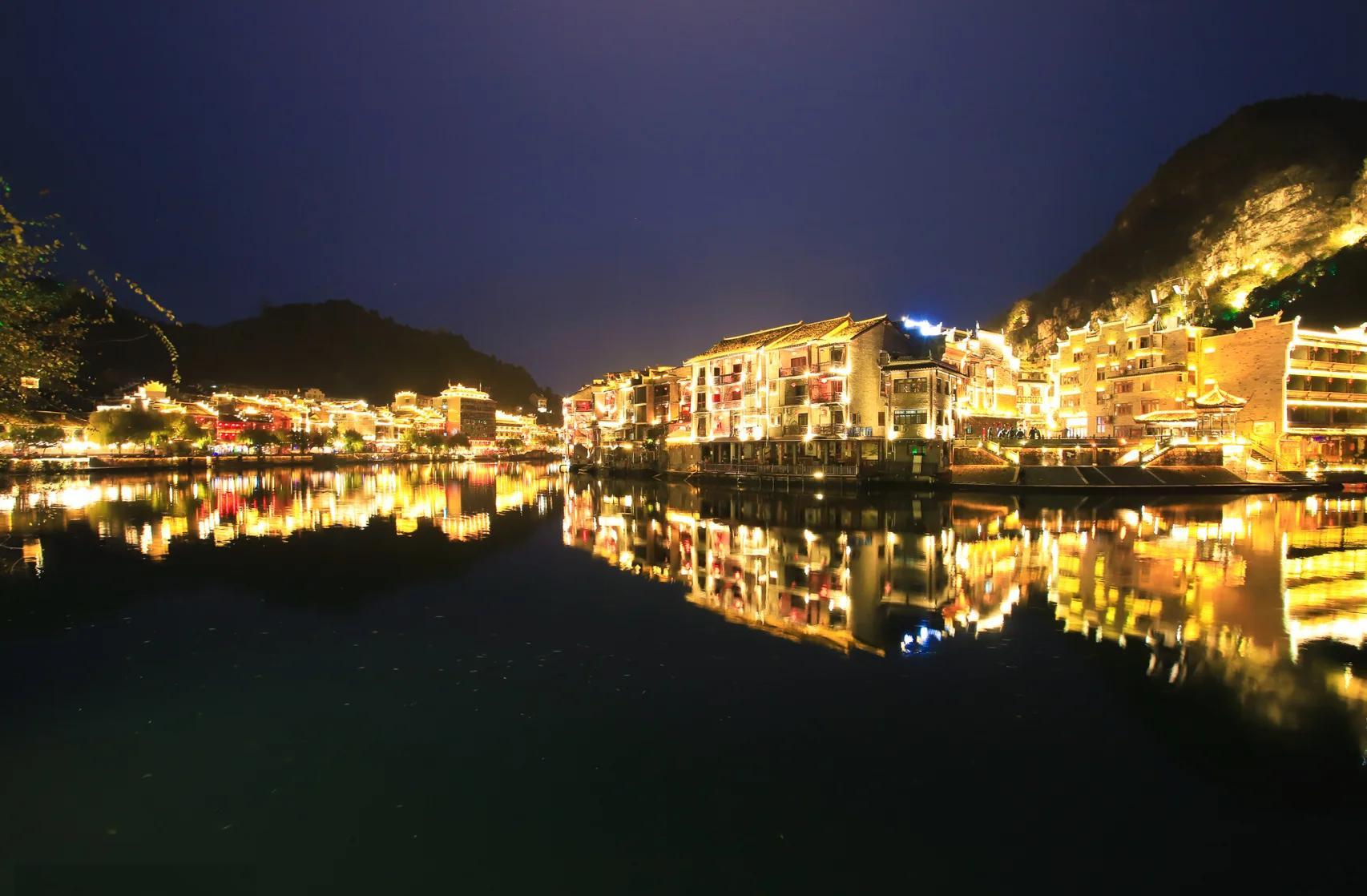 Shanghai & Beyond: Classic Golden Triangle 9-Day China Tour