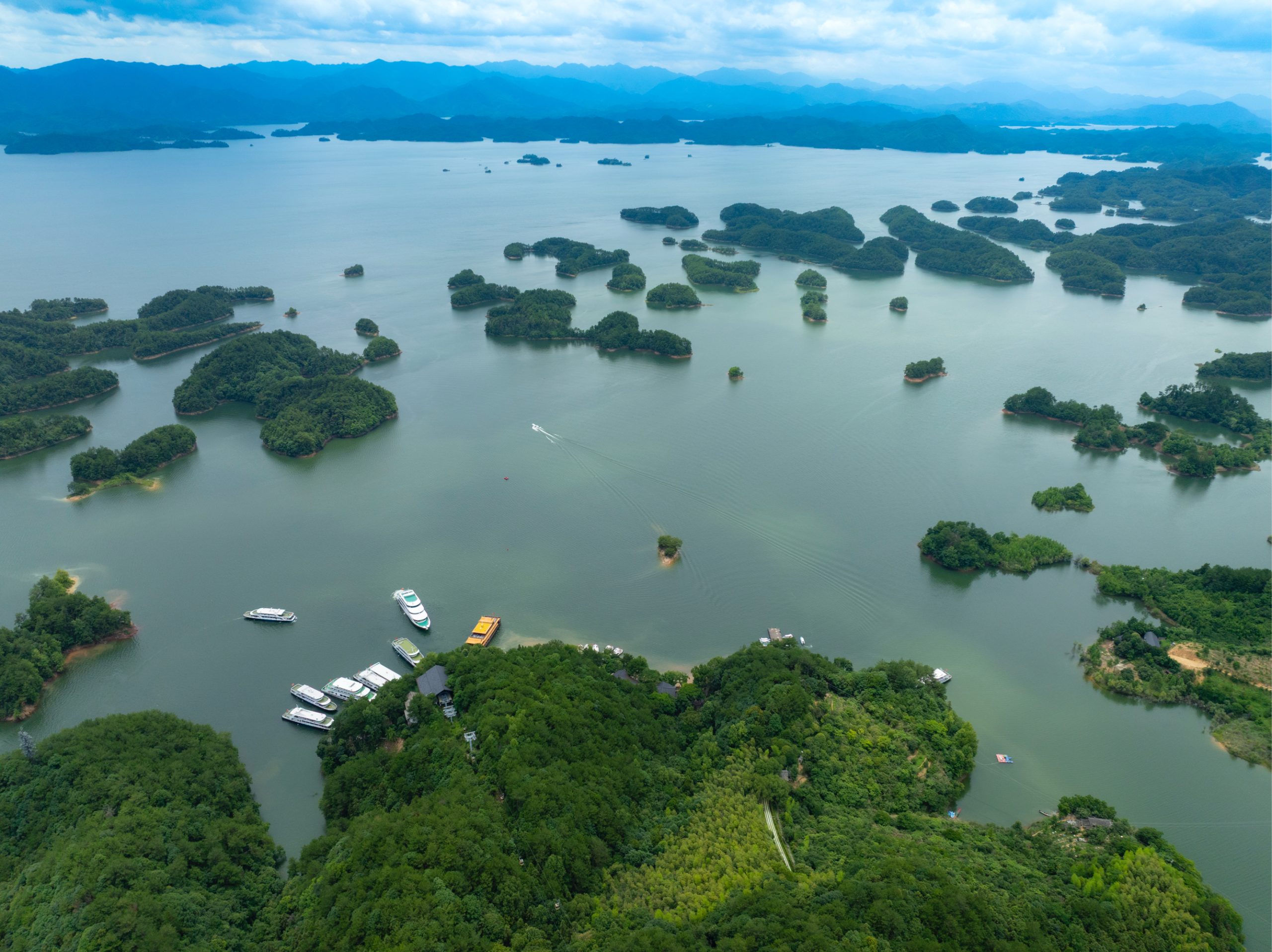 Yangtze Delta Depth & Beyond: Garden & Water Towns 9-Day China Tour IV